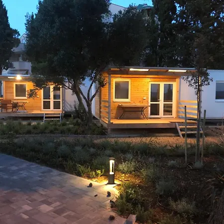 Cremona Mobile Red Casa de Férias