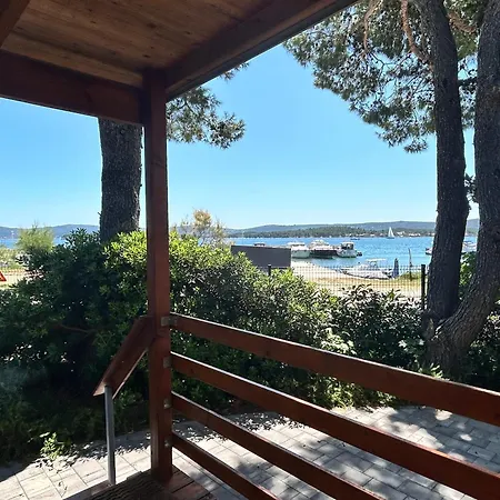 Cremona Mobile Red Casa de Férias